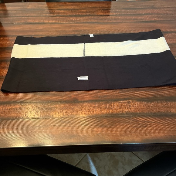 Calvin Klein Monochrome Knit Scarf - Picture 1 of 4